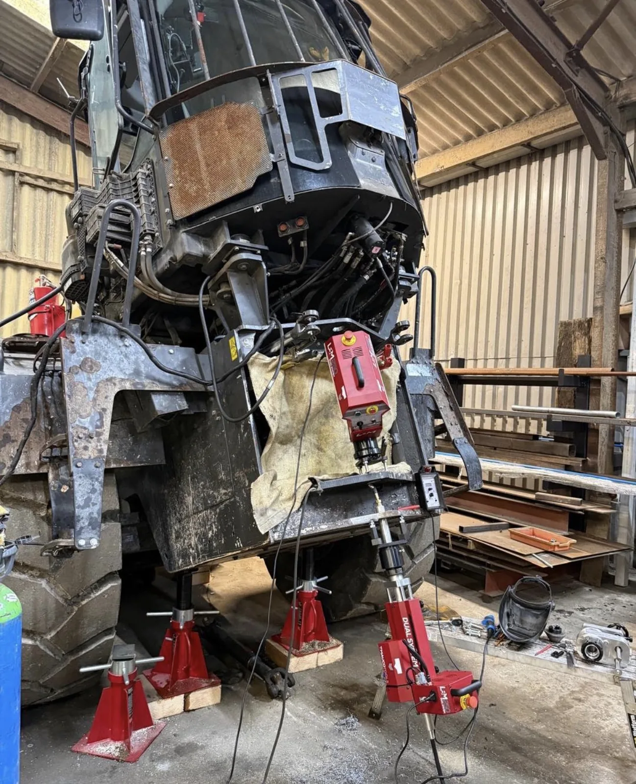 Case 821G XR centre pivot repair: bore welding and line boring in the workshop